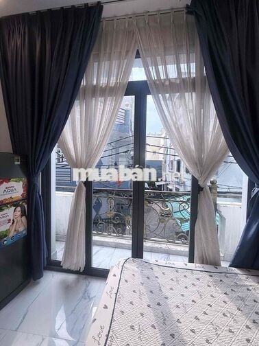 Căn Hộ Studio Ban Công, Full Nội Thất, Ngay Khu Phố Phan Xích Long