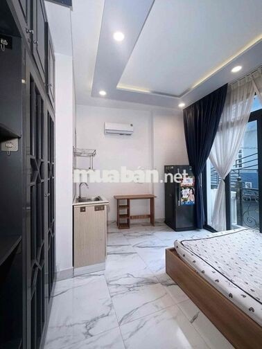 Căn Hộ Studio Ban Công, Full Nội Thất, Ngay Khu Phố Phan Xích Long