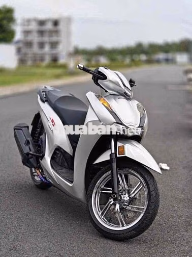 Honda SH350i Nữ Bạc