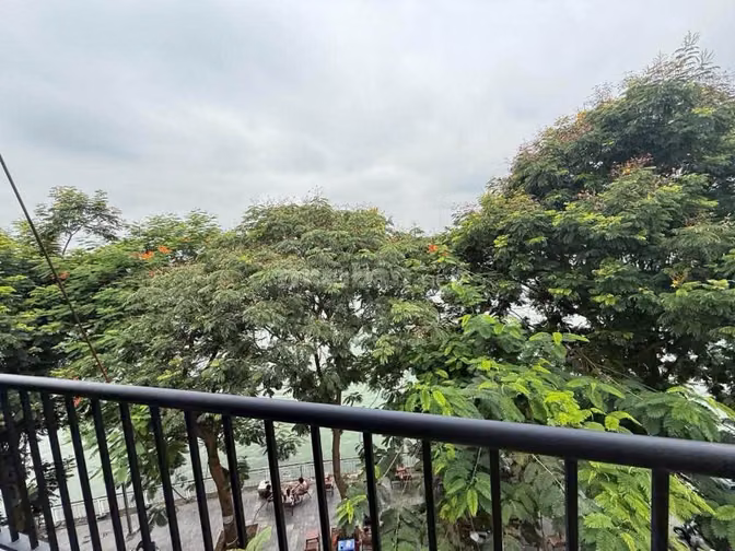 Bán toà nhà mặt phố Quảng Khánh, view Tây Hồ 275m2, 420 tỷ.