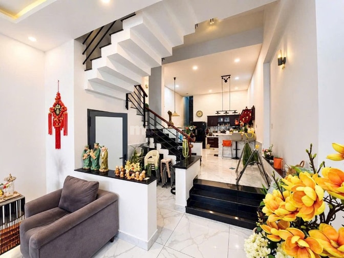 Nhà xinh 4 tầng view sông ngay khu Phan Xích Long giá chỉ 29 tỷ TL.