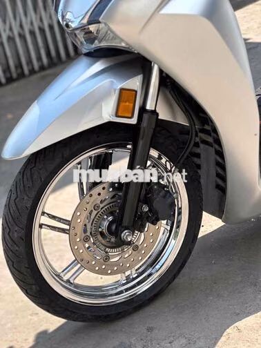 Honda SH350i Nữ Bạc