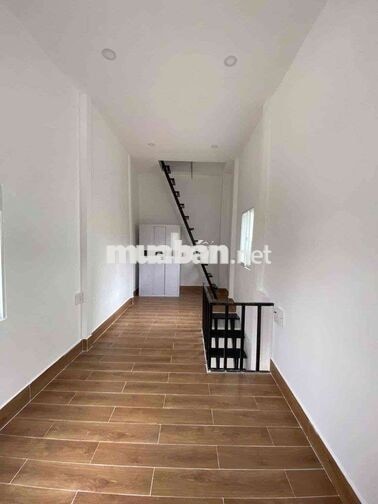 Nhà mới xây Nguyễn Văn Quá dt 3x6m 1 lầu 1 sân thượng đúc