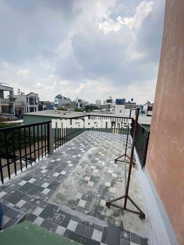 Nhà mới xây Nguyễn Văn Quá dt 3x6m 1 lầu 1 sân thượng đúc