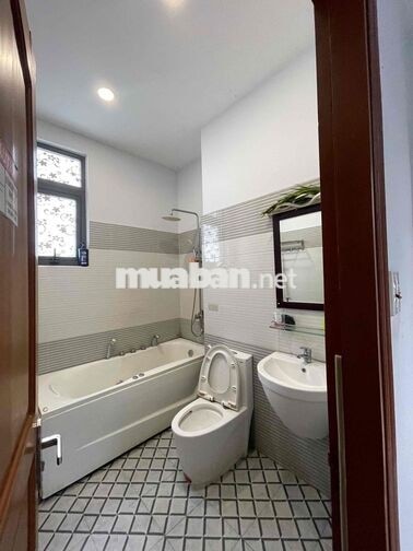 PHÒNG TRỌ BAN CÔNG MỚI GIÁ SINH VIÊN