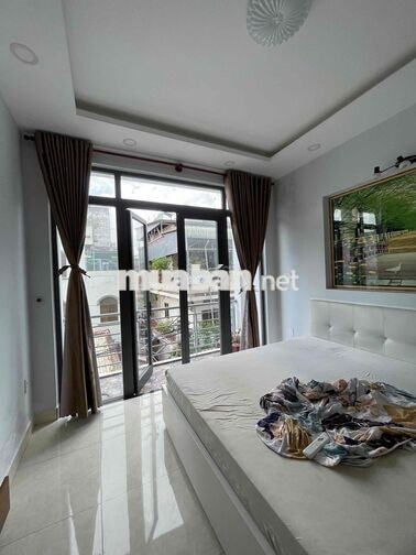 PHÒNG TRỌ BAN CÔNG MỚI GIÁ SINH VIÊN