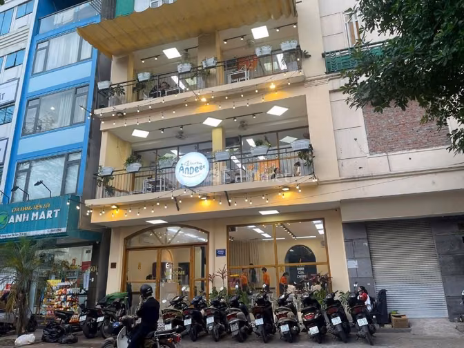 Cho thuê nhà mặt phố tạ hiện 250m2 x 3 tầng mặt tiền 8m mặt bằng hottt