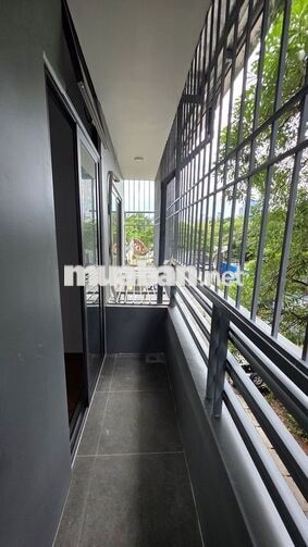 Cho thuê căn hộ tập thể tầng 3 mặt phố Đào Tấn, Linh Lang,Ba Đình