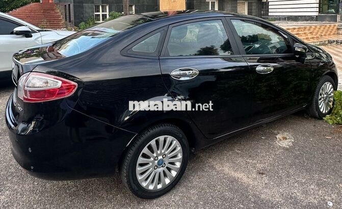 Ford Fiesta 2011 5 cửa 1.6L Tự động Đen