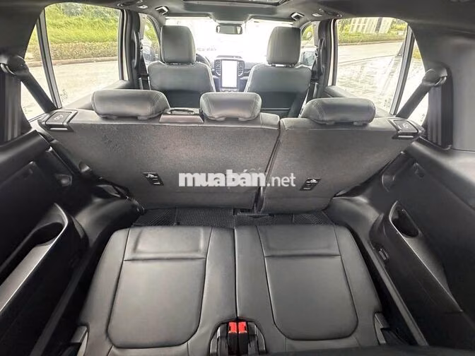 Ford Everest Titanium 4x4 2025 Trắng