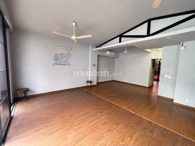 65triệu/tháng,294 m2,3 lầu,Cho thuê nhà MT Nguyễn Bá Huân,Thảo Điền,Q2