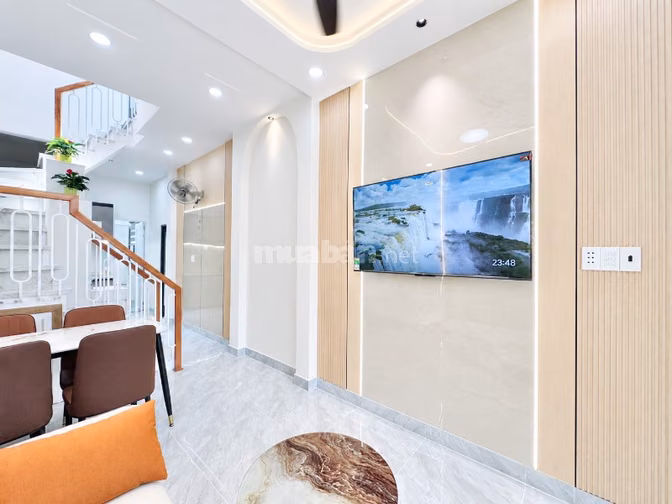 Cần bán gấp nhà đẹp 3PN hẻm xe tải thông 6m, trung tâm Q12