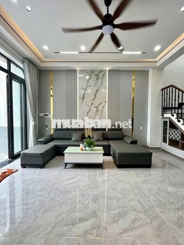 Việt kiều Mỹ xây nhà chưa kịp ở bán gấp căn nhà lầu ngay Bình Hoà 