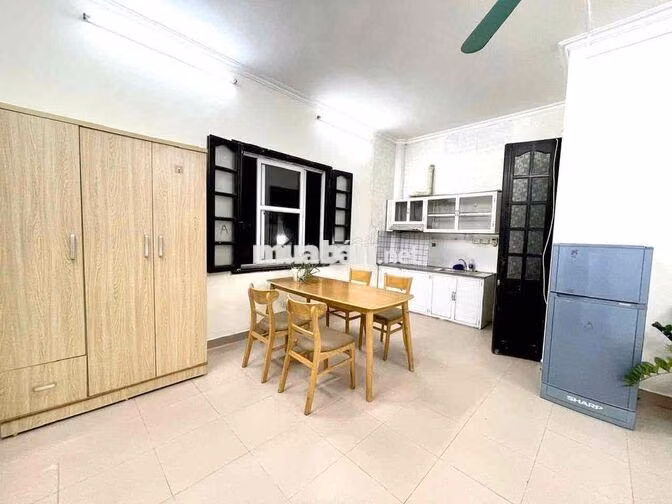 Chính chủ cho thuê studio rộng thoáng 5.7tr ngay Vincom Bà Triệu