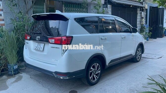 Toyota Innova Ventuner 2021 Trắng ngọc 99.278 km