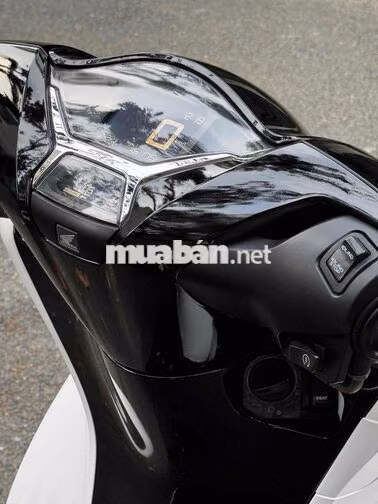 Honda SH 150i 2022 Trắng đen xe zin 9 chủ