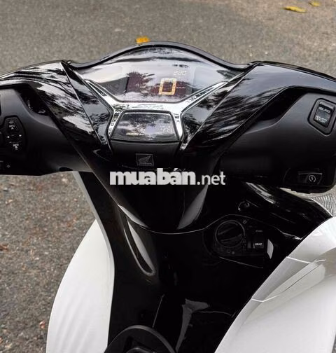 Honda SH 150i 2022 Trắng đen xe zin 9 chủ