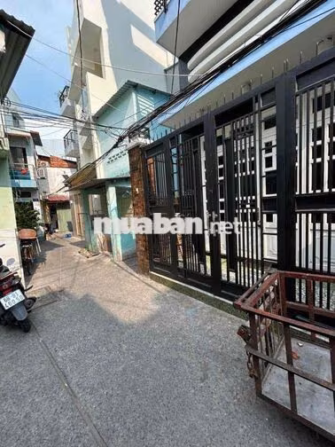 Cho thuê nhà nguyên căn Trần Quang Khải, 4.2 x15m, 4pn/5wc