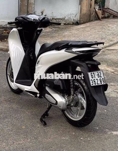 Honda SH 150i 2022 Trắng đen xe zin 9 chủ