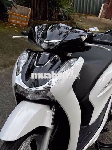 Honda SH 150i 2022 Trắng đen xe zin 9 chủ
