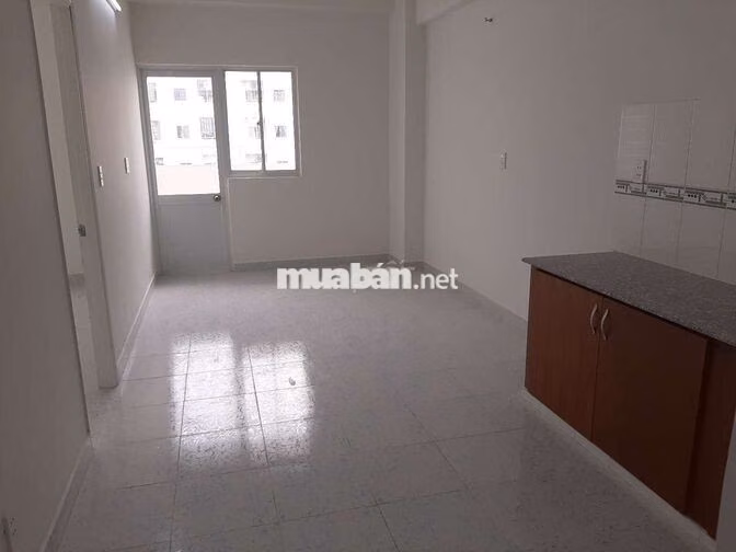  Bán gấp CH lầu 9 Lê Thành Tân Tạo 33.9m² full tiện ích, giá 700 triệu