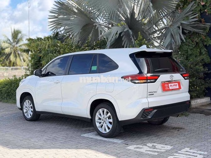 Toyota Innova Cross 2.0V 2024 Trắng 58.000 km