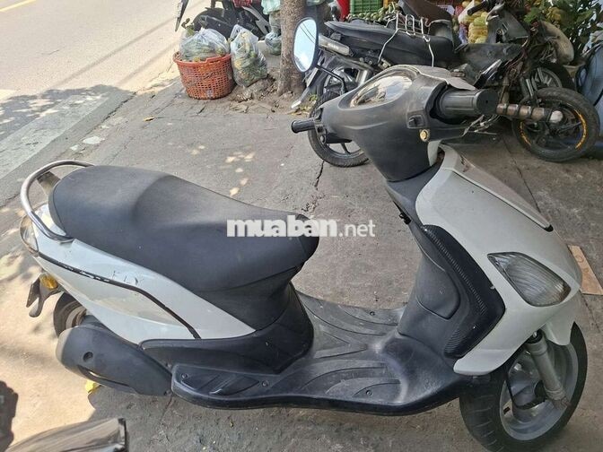 Piaggio Fly Trắng