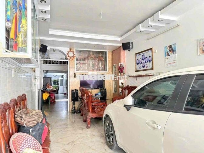 Cho thuê nhà mặt tiền QL1A, P. Hố Nai, Biên Hòa, 220m2