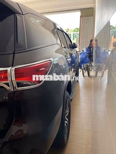 Toyota Fortuner 2.4G 4x2 MT 2019 Nâu