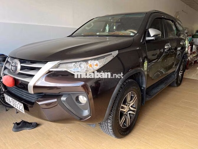 Toyota Fortuner 2.4G 4x2 MT 2019 Nâu