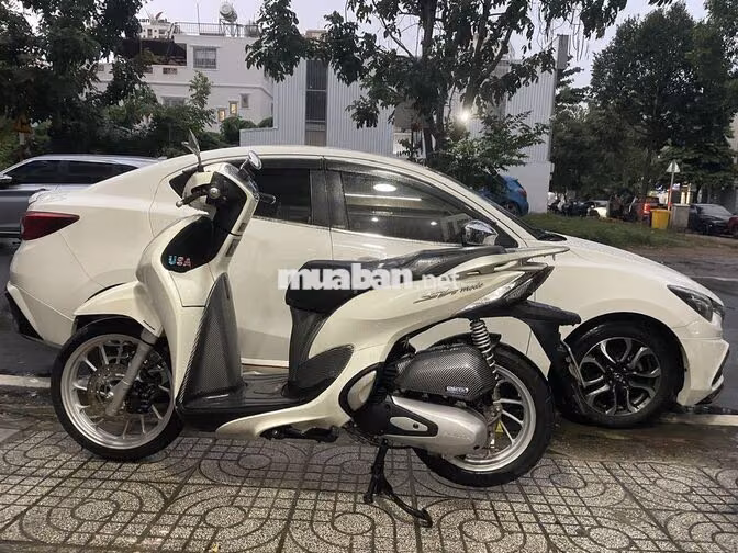 Honda SH Mode 2022 Trắng 13.000 km
