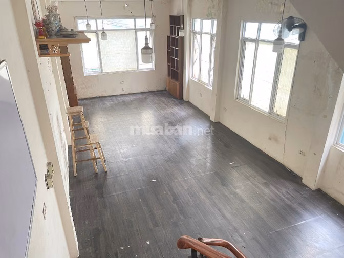 Cho thuê nhà nguyên căn , vị trí mặt phố rông và mặt ngõ 3 m