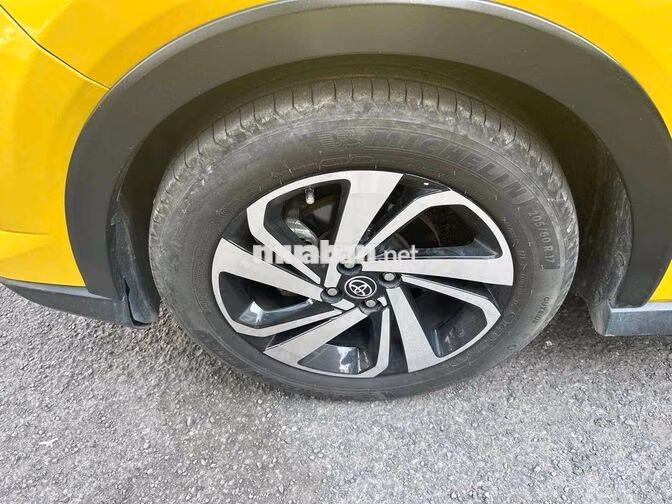Toyota Raize 2021 Vàng 50.000 km