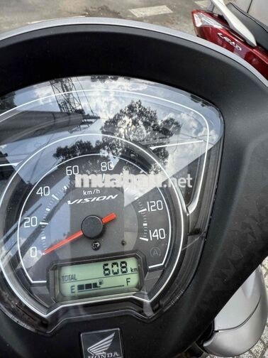 Honda Vision 2026 Bạc 600 km