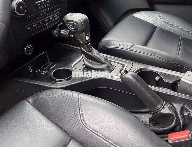EVEREST 4x2 TITANIUM 2020, NHẬN XE CHỈ VỚI 299Tr