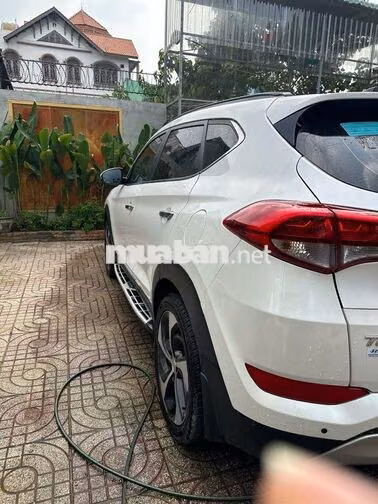 Tucson 1.6 Turbo 2019 Trắng Nữ đi