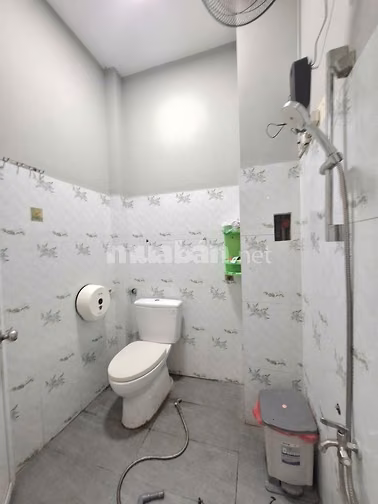 Ngộp chấp nhận giảm 2ty,bán gấp MT 4lau Phạm Hùng,Q8,5.5x17m,16ty