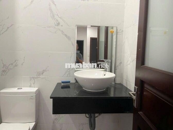 Cho thuê nhà 3 tầng MT đường ĐOÀN KHUÊ , 6PN, 6WC giá 30tr/tháng