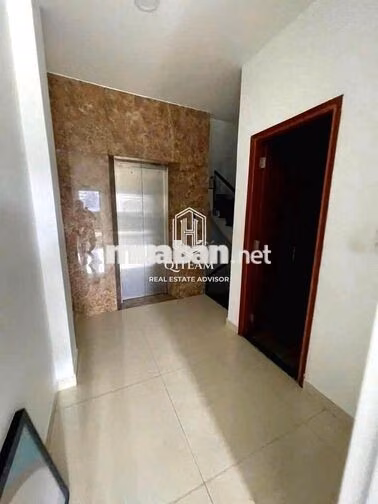 Spa nha khoa 393 Nguyễn Tri Phương, Q10. Dt: 5x14m, Kc: trệt 5 lầu TM