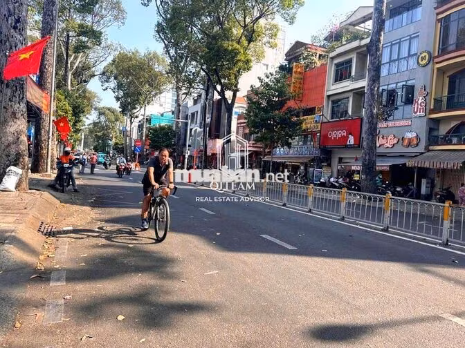 Spa nha khoa 393 Nguyễn Tri Phương, Q10. Dt: 5x14m, Kc: trệt 5 lầu TM