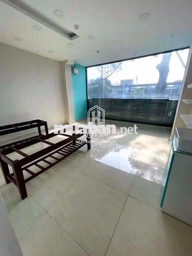 Spa nha khoa 393 Nguyễn Tri Phương, Q10. Dt: 5x14m, Kc: trệt 5 lầu TM
