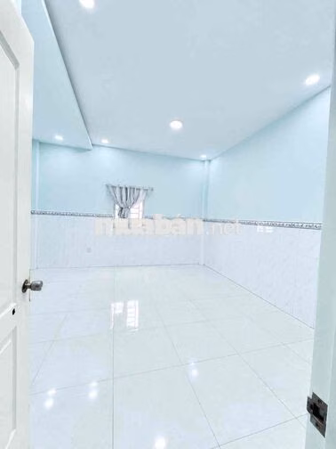 Cho Thuê Nhà DT 5x30m Sân Rộng Đậu Ôtô 2Pn 2Wc Đường Rộng Xe Tải