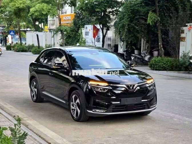 VinFast VF8 Eco CATL 2023 Đen 41000 km