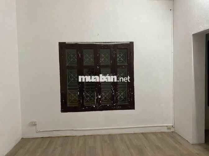 Cho thuê nhà ngõ Đội Cấn 55m² x 3 tầng, ô tô, cách phố 40m, 14 triệu