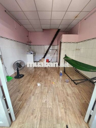 Nhà cho thuê mặt tiền 111 Đình Nghi Xuân (1PN 1WC) giá 5 triệu ở ngay