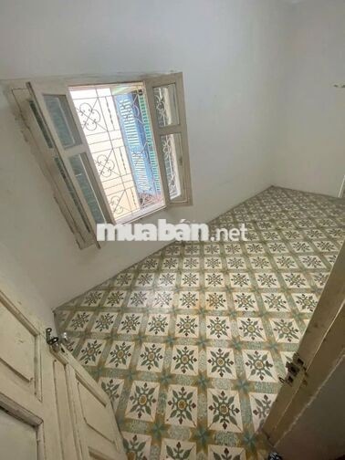 Cho thuê nhà ngõ Đội Cấn 55m² x 3 tầng, ô tô, cách phố 40m, 14 triệu