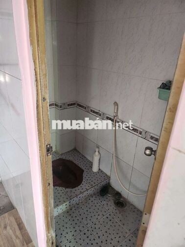 Nhà cho thuê mặt tiền 111 Đình Nghi Xuân (1PN 1WC) giá 5 triệu ở ngay