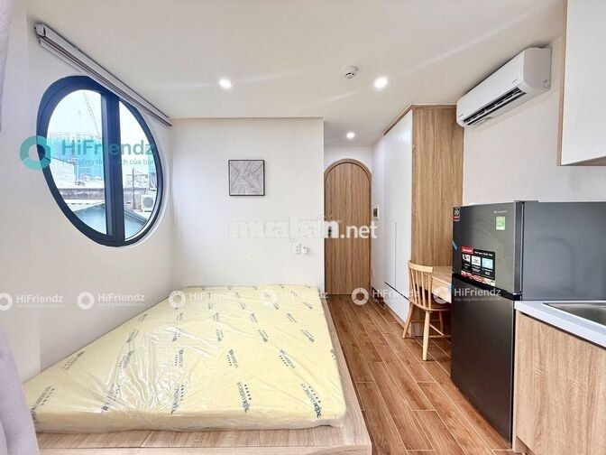 Cho thuê căn hộ ban công - Cầu Kiệu, Phan Xích Long, Chợ Tân Định, Q.1