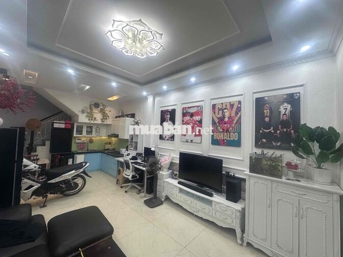 Nhà nguyên căn phù hợp gia đình khu vực yên tĩnh