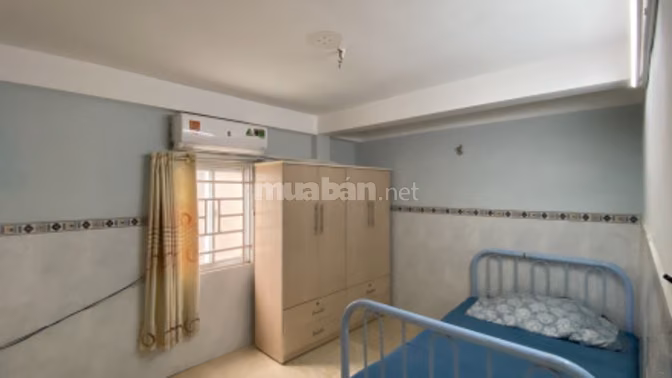 CẦN TIỀN BÁN GẤP NHÀ KHUÔNG VIỆT 3 TẦNG CÓ SÂN RỘNG TIỆN KDMB